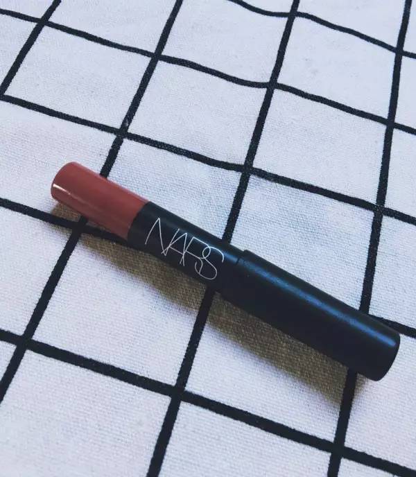 适合夏天的亮色口红测评,夏日必备滋润口红