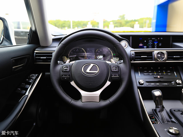 外观运动内饰科技感强雷克萨斯nx,新款雷克萨斯颜值爆表