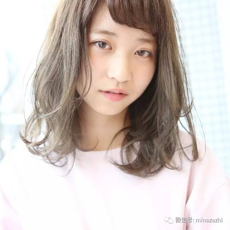 2022年最流行的发型长直发瓜子脸,2021年最流行的高颧骨发型中长发