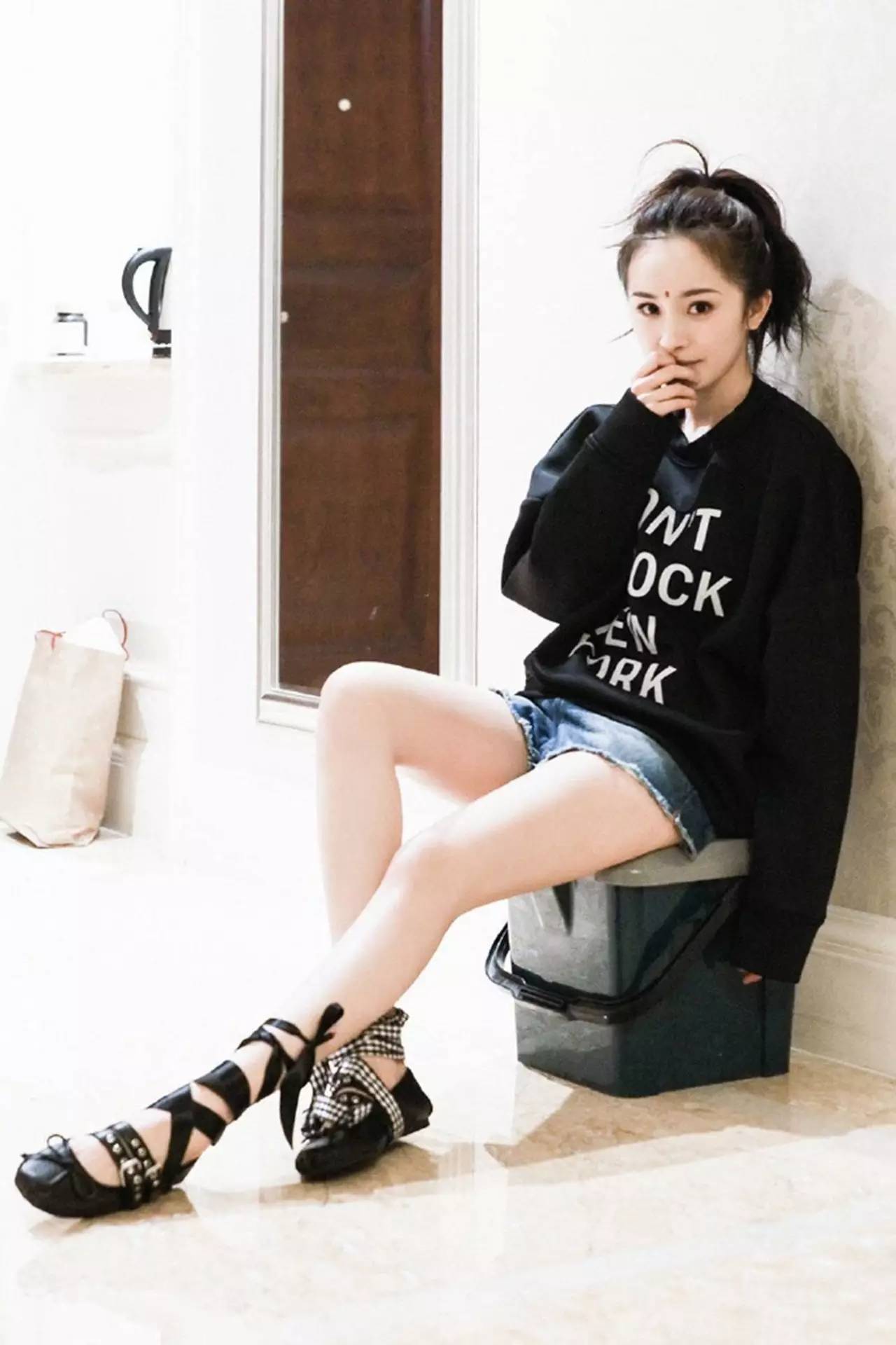 滑板鞋权志龙同款,权志龙滑板鞋完整版