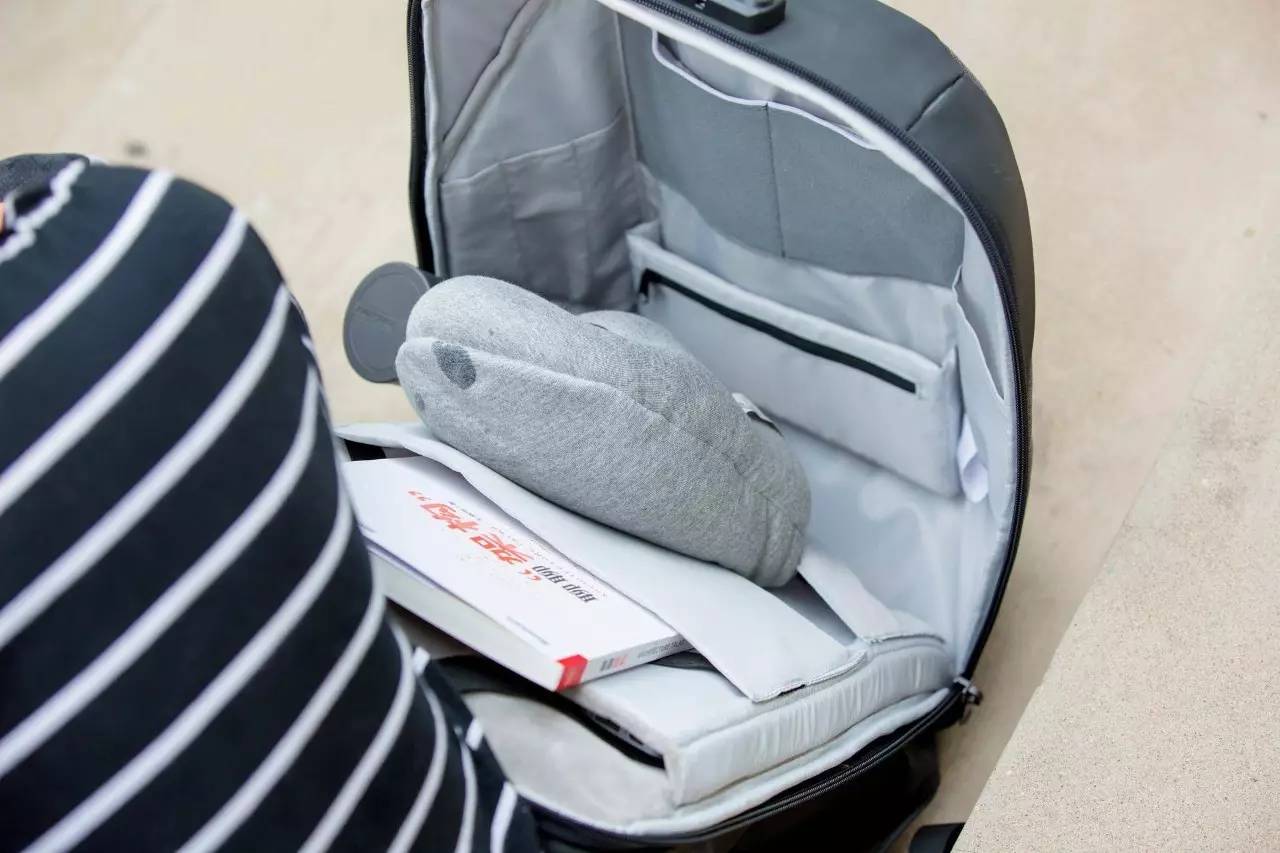 极客官舍丨我曾以为我的意中人不会是程序员，直到有一天他背上了它