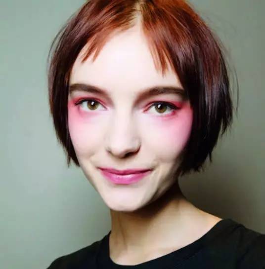 “眼妆雨衣”在手，雨天说走就走！