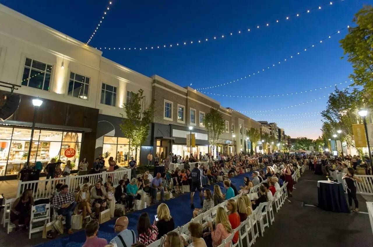 逛美国购物中心,美国购物中心漫步