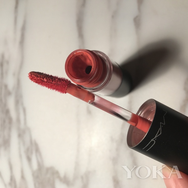 帮你试用护肤品,帮你试口红