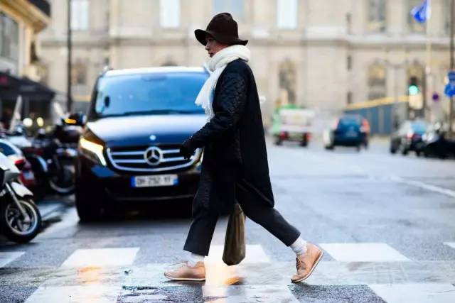 高仿日本鞋,抄袭阿迪达斯的鞋