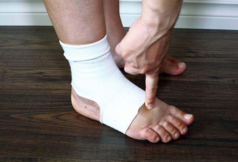 一整天水肿怎么回事,嘴肿了怎么办