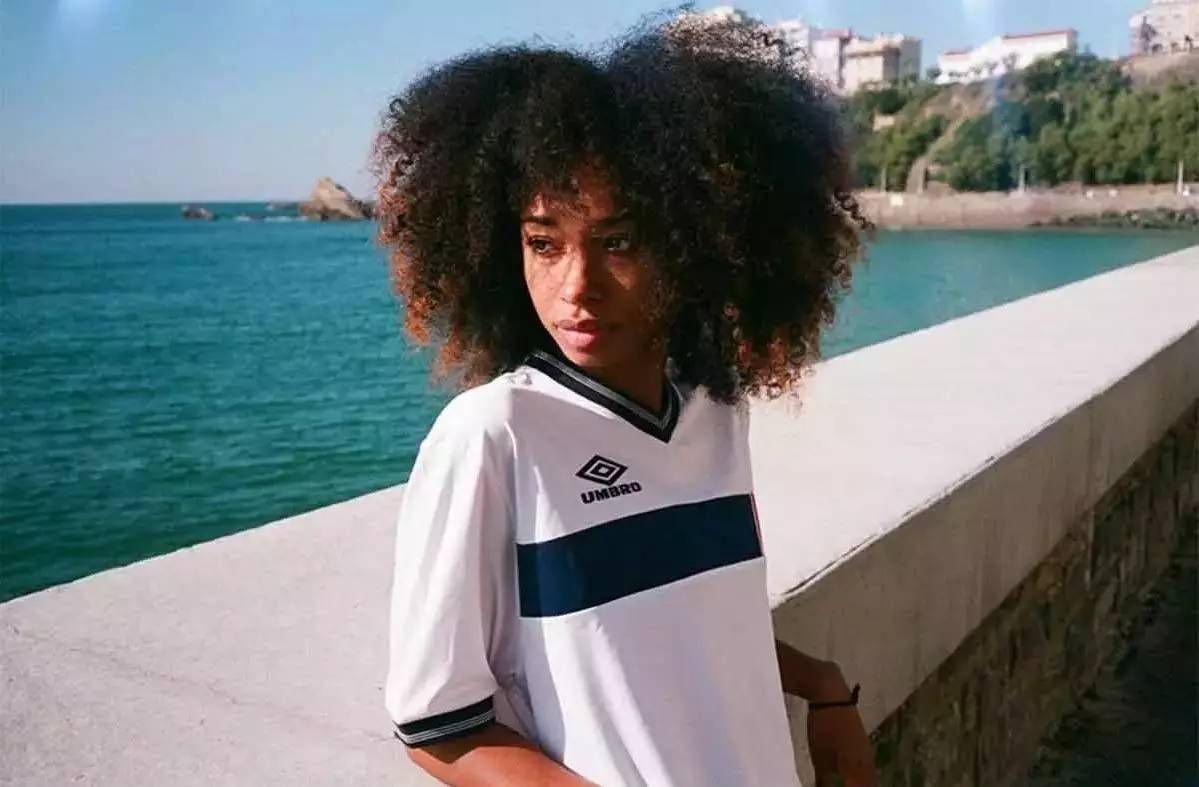 想装逼?你还缺一件足球服