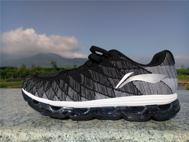 李宁弧型跑鞋,极致软弹跑鞋李宁