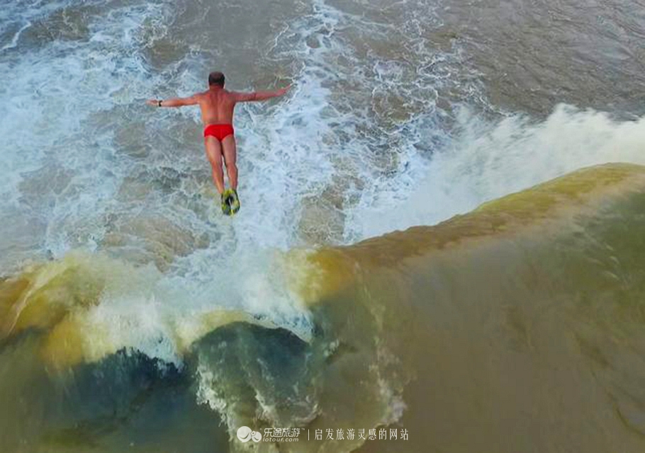 火山口探秘完整视频,镜泊湖火山口免费景点