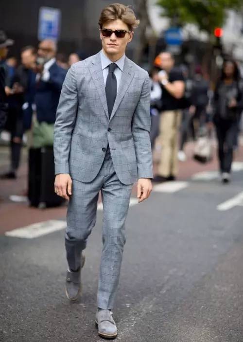 不穿运动鞋好不好,不穿运动鞋就练不好体育了吗