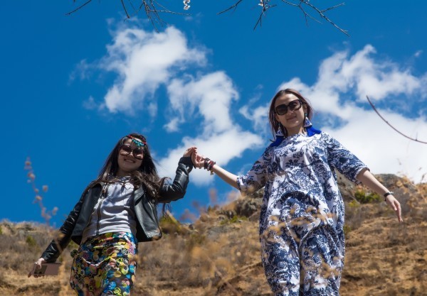 Hi,我是小可，我又回来了，产后第一次出行，娘子军奔赴女儿国