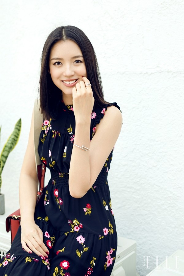 是什么东西那么红？最热的明星把“它”纷纷戴上了身！