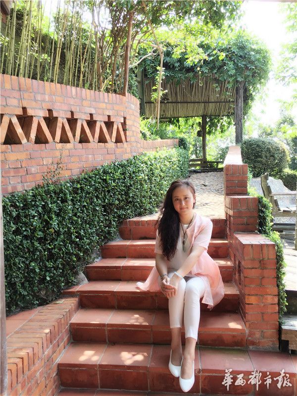 体现师爱弘扬师德,弘扬师德以爱育人