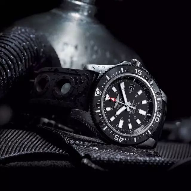 女人戴表好看吗戴什么表,女人戴男人的表好看的吗