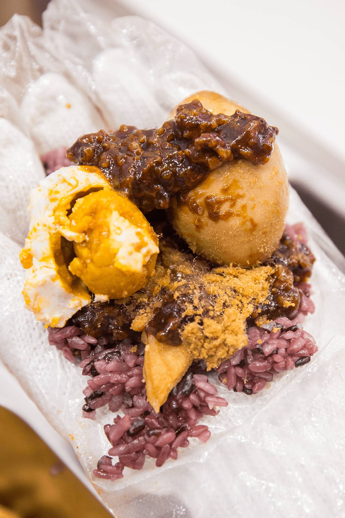 还吃啥子小面!称霸魔都25年的网红饭团杀来重庆,7块钱就能胀翻!