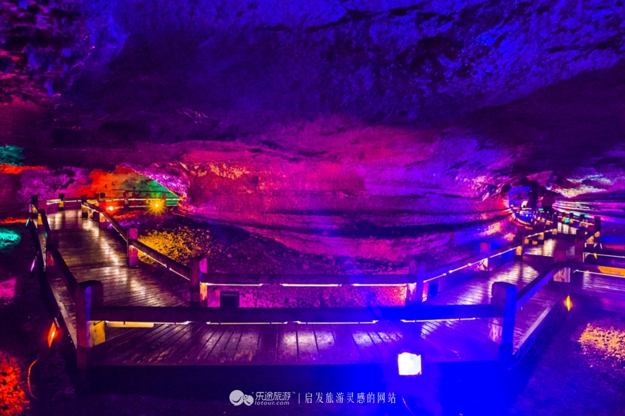 镜泊湖火山口免费景点,探秘火山