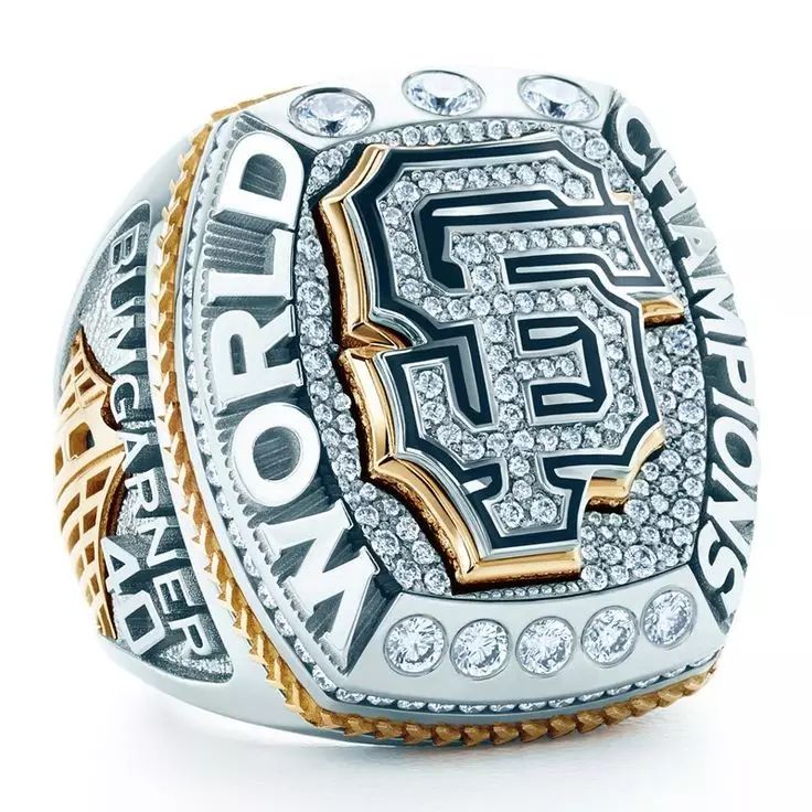 tiffany品牌创始人,tiffany上马奖杯