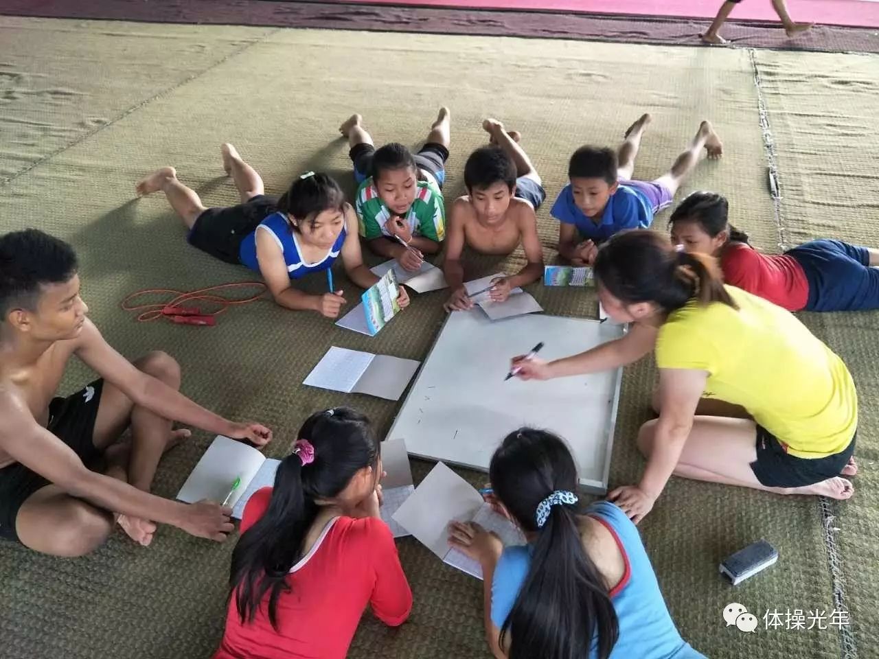 光年独家｜吕雅雯：在缅甸教体操的中国姑娘