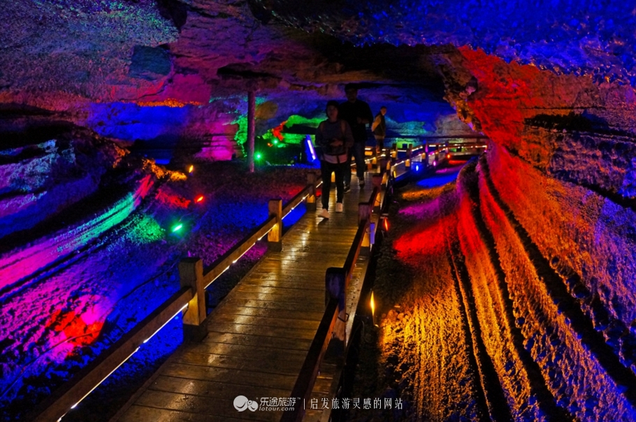 火山口探秘完整视频,镜泊湖火山口免费景点