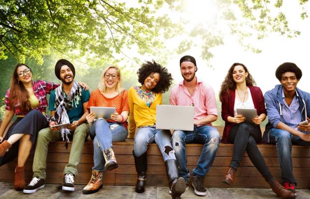 iPhone8在长沙卖的最好?!而这台手机背后这些人的辛酸你都知道吗?