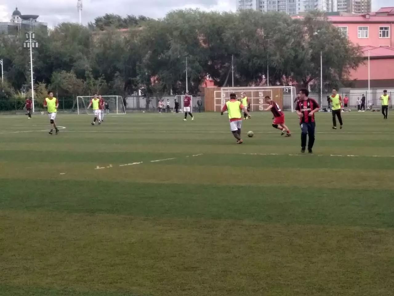 球队2:1逆转取胜,球队1-3逆转创历史