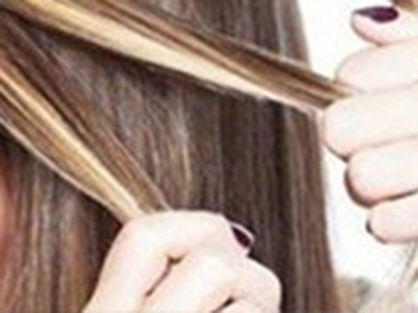 鱼骨辫半扎发编发教程简单好看,侧编刘海编发教程简单又好看