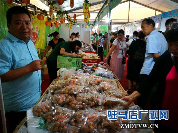 今秋新果实用心做好仁的本土品牌“李三瓜子”在中国农洽会上日均销售额突破5万元