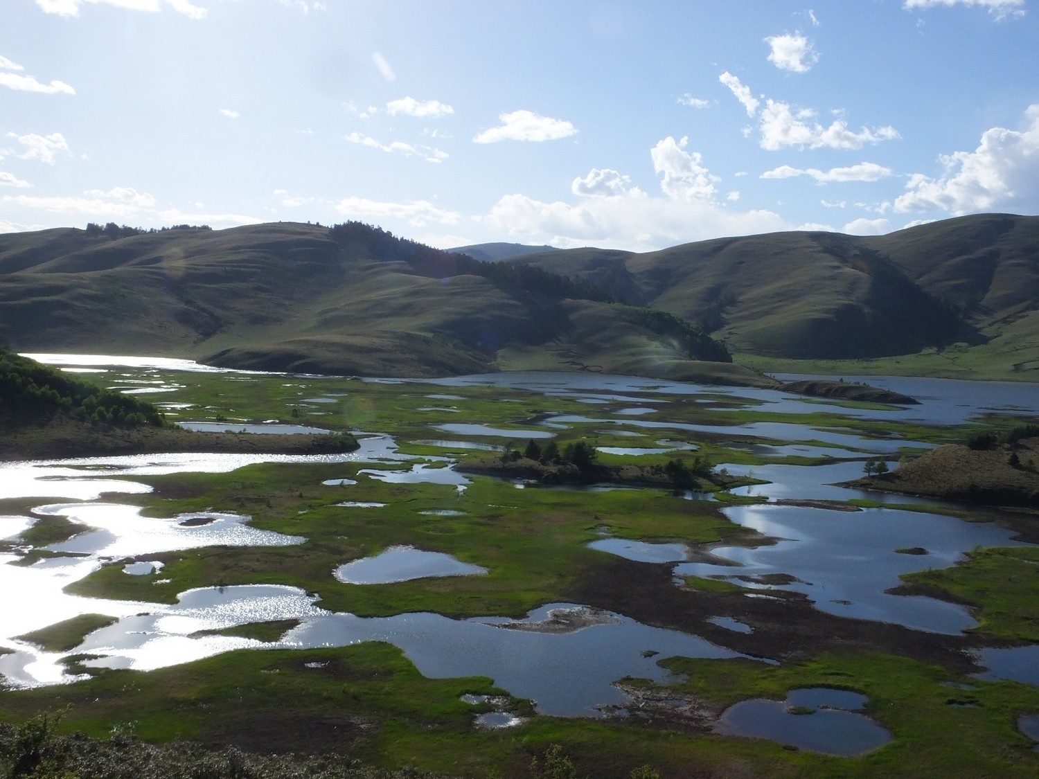 泸亚东线沿途风景,泸亚线穿越原始森林