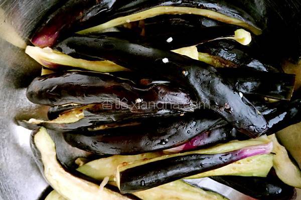 生拌茄子丝,生拌茄子和青椒的独特做法