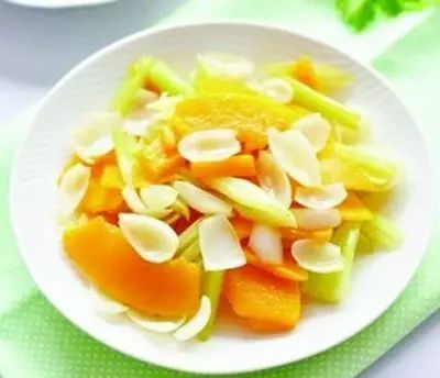 早晨起床会感到咽干舌燥?你可能缺了点它→