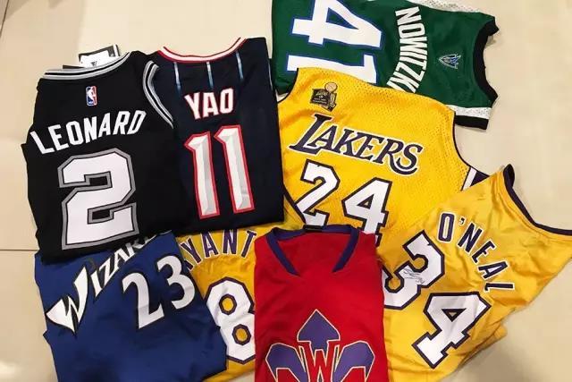 杨毅送球衣,杨毅最新发布消息