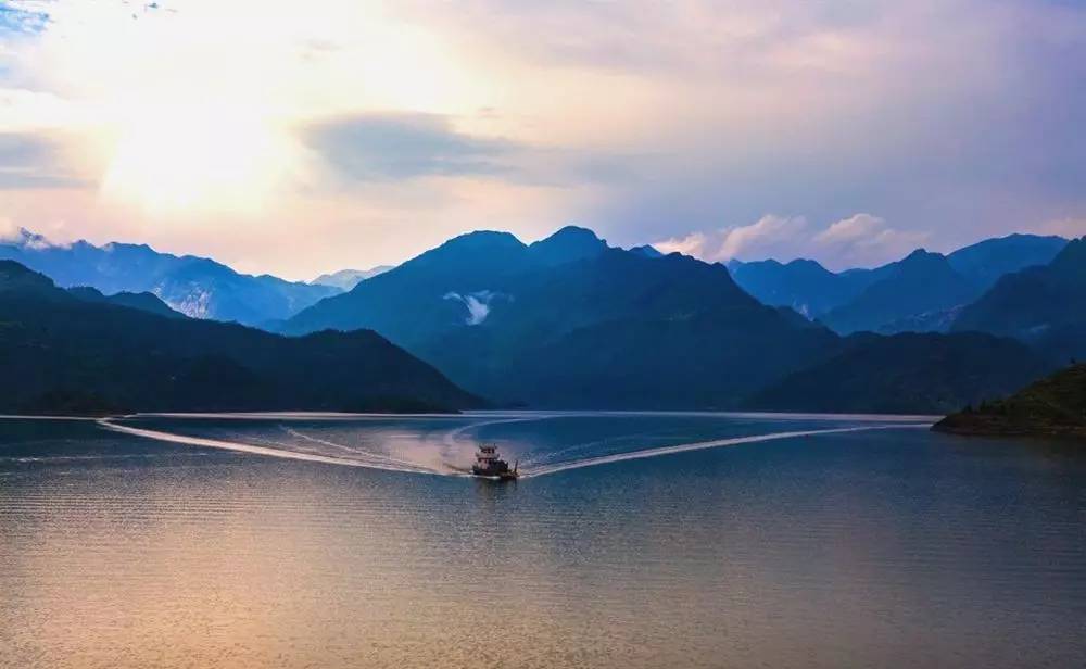 它是离欧洲“最近”的中国县城，私藏无限风光和诱人美食！杭州人高铁直达~