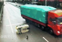 《谁是老司机》普通人的鞋柜是这样的，而改装车玩家的“鞋”是这样的……