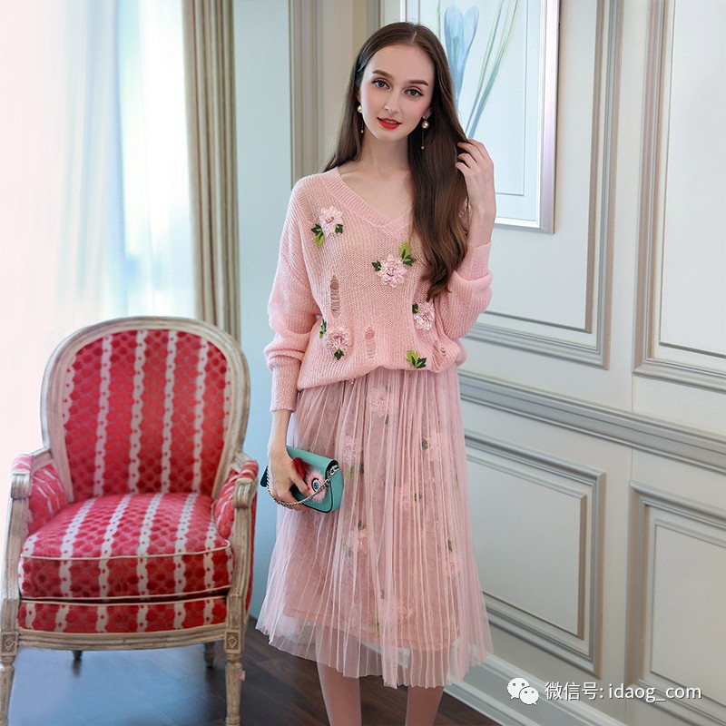 新款套装裙时髦又减龄冬天,套装裙两件套小香风针织秋冬