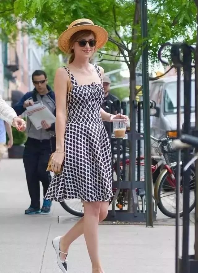 Madam问答室丨混干敏感肌护肤、新西兰护肤品、祛痘膏、遮瑕粉底液、男士控油、脸大帽子