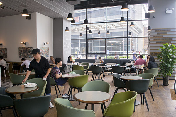 我们逛了逛HAY在北京的体验店，没想到长这样