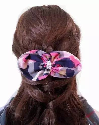 披头散发怎么扎头发好看,披头散发的头发教程