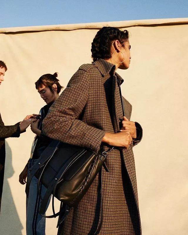 burberry伦敦新款跟老款的区别,英国时尚burberry