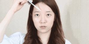 好不容易败了心爱的口碑款粉底液，别输在尴尬浮妆上｜我帮你试试