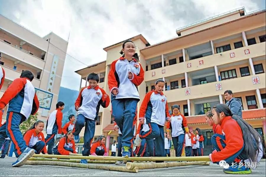 「喜迎十九大砥砺奋进的五年」令人竖起大拇指的锦屏教育