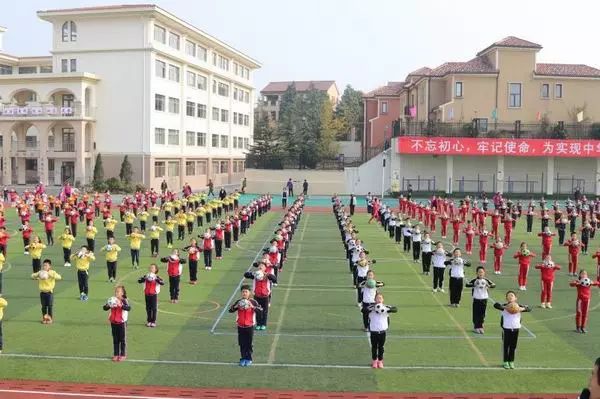 小学足球比赛直播,直播间现场直播小学生足球