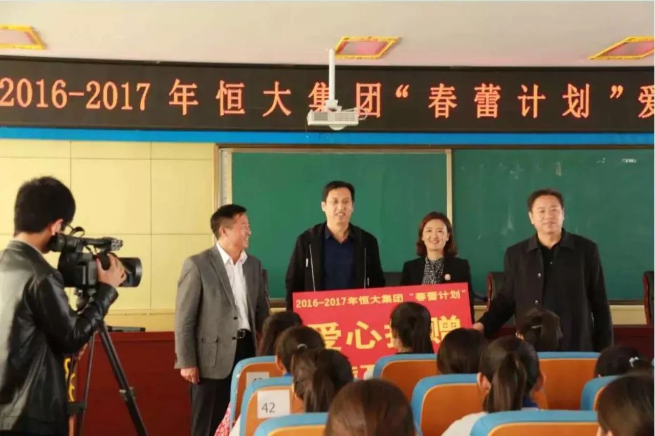 早间新闻直播朝闻天下10月21日,朝闻天下新闻12月4日