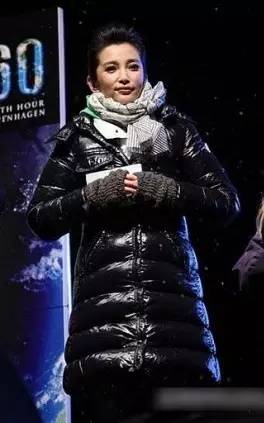 鏄庢槦绌挎惌鏃跺皻楂樼骇鎰熺窘缁掓湇,鏄庢槦绌挎惌缇界粧鏈嶆椂灏氶珮绾ф劅