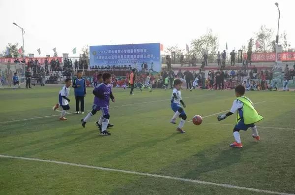 校园|直播点击率过21万:中心小学足球特色震撼来袭