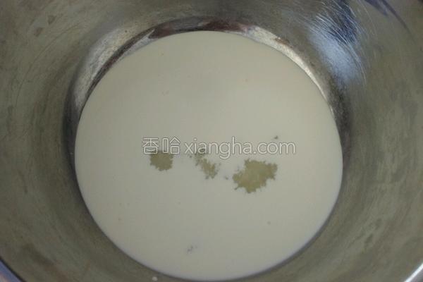 奶油纸杯蛋糕的烤箱做法,奶油纸杯蛋糕裱花装饰