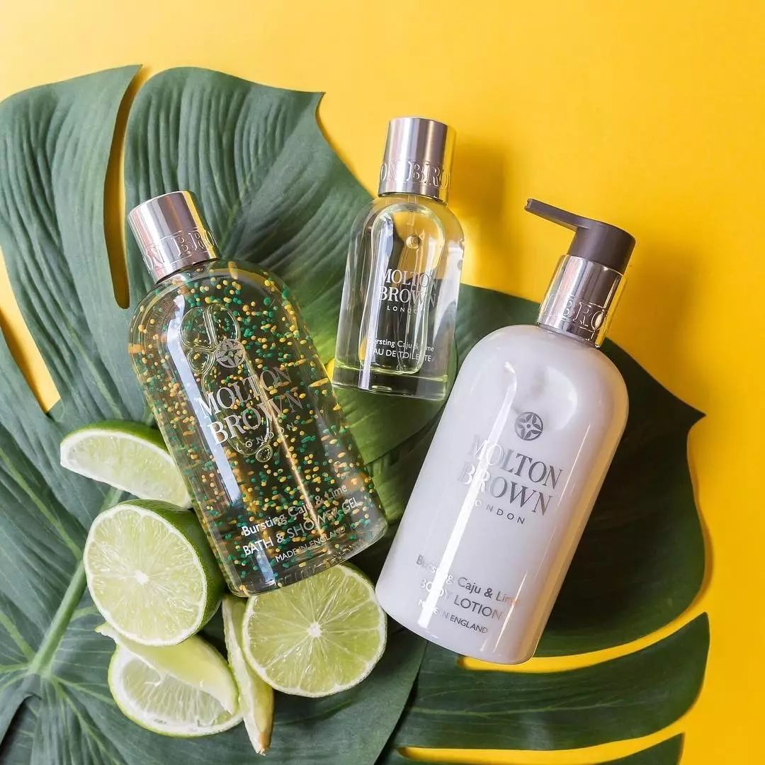 好痒啊！我除了能给你一个痒痒挠，还能给你一瓶身体乳！