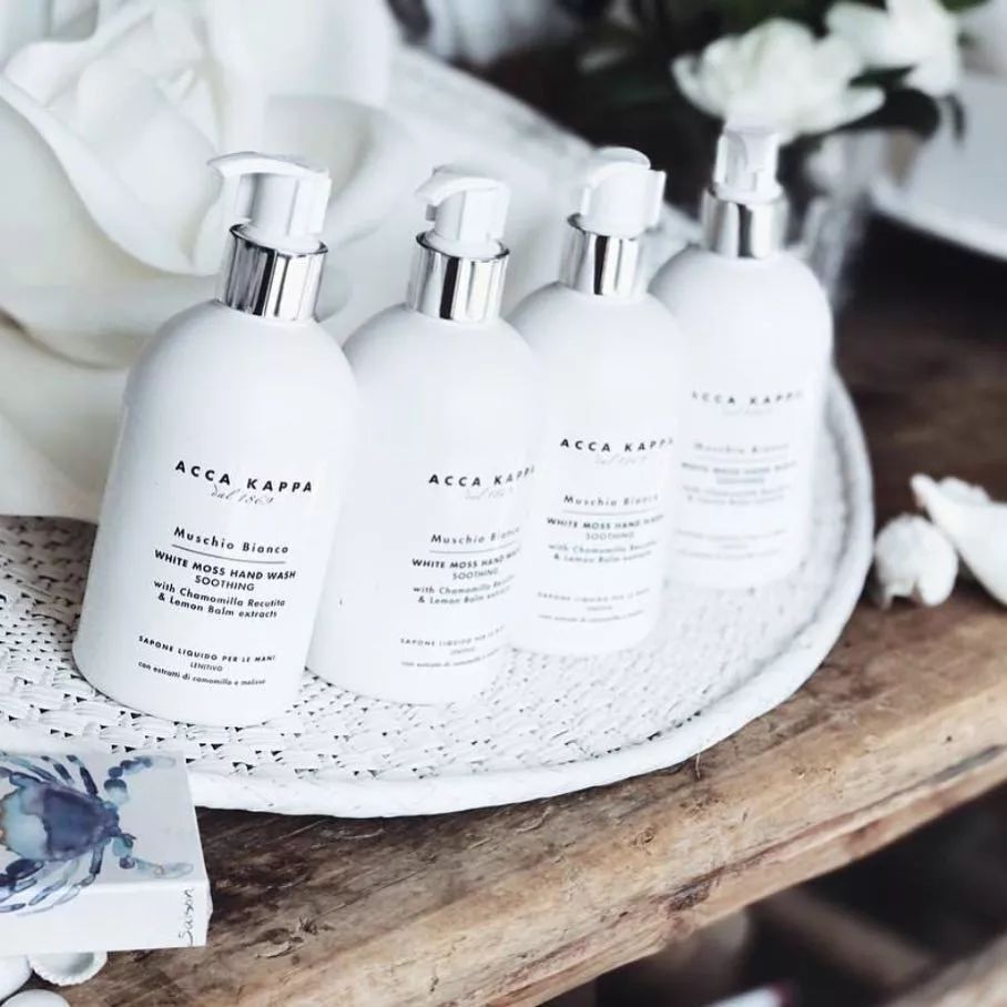 好痒啊！我除了能给你一个痒痒挠，还能给你一瓶身体乳！