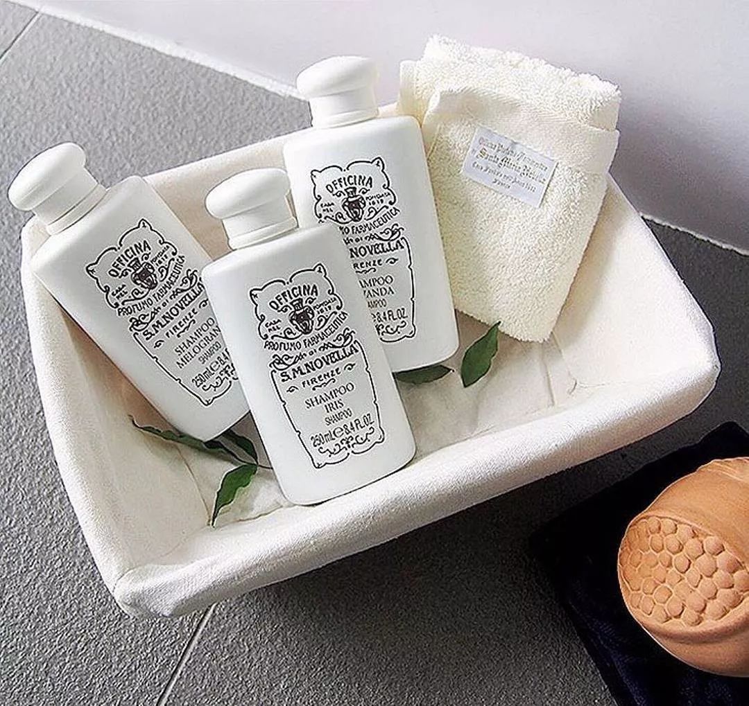 好痒啊！我除了能给你一个痒痒挠，还能给你一瓶身体乳！