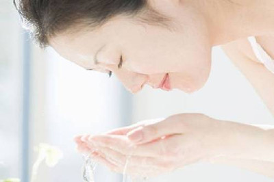 怎样清洁脸部毛孔里的脏东西,新生活脸部清洁手法教程视频