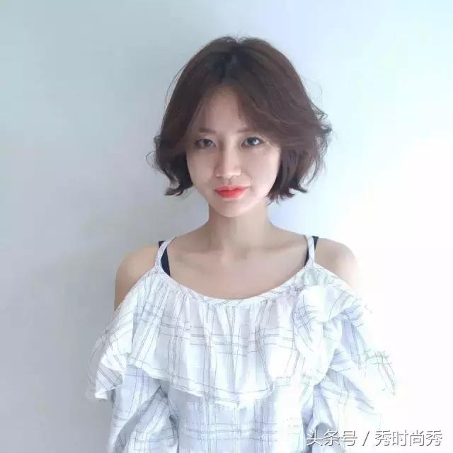 韩系外翻中短发高级感,短发发尾外翻发型